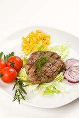 Tagliata di carne al sangue con verdure