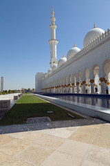 Fototapeta na wymiar Biały meczet