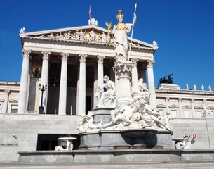 Tuinposter Athena statue and the Austrian parliament in Vienna © Dimitrios
