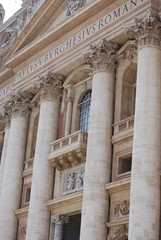 Fototapeta premium Colonnes de la Basilique St Pierre de Rome