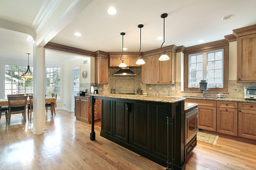 Kitchen with large island