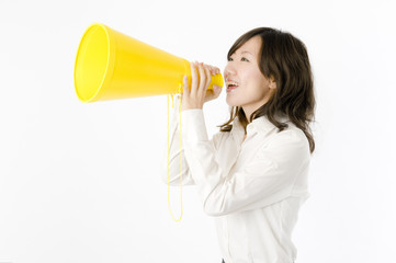 応援する女性社員