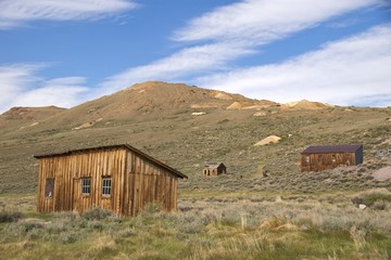 Fototapeta na wymiar Abandonned houses on Sierra Nevada, Bodie Ghost Town, CA
