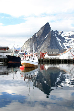 Harbour of Hamnøy