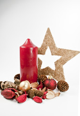 Dekoration mit Kerze und Stern
