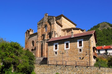 Fototapeta na wymiar Siresa romański klasztor w Huesca Aragon