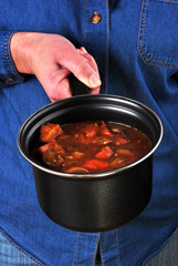 Schweinegulasch mit Karotten und Pilzen