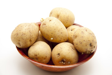 Kartoffeln in der Holzschüssel