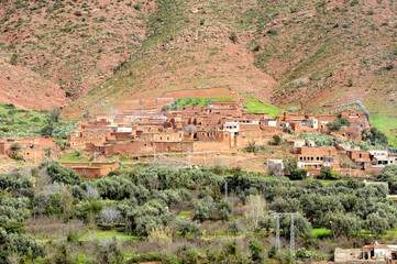 Fototapeta na wymiar Typowe marokańskie wioski z Ourika Valley, Maroko