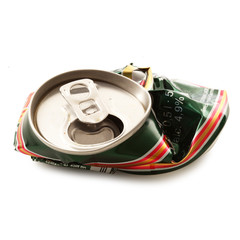 lattina di alluminio riciclabile © Photobeps