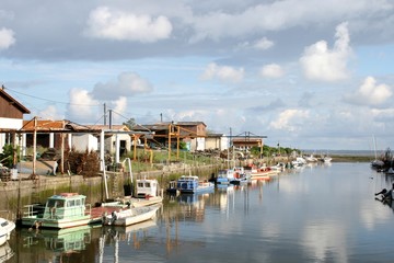 Fototapeta na wymiar Port ostryg, Zatoki Arcachon