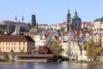 Obraz premium View on the autumn Prague St. Nicholas' Cathedral