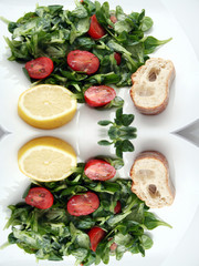 Feldsalat mit Cocktailtomaten