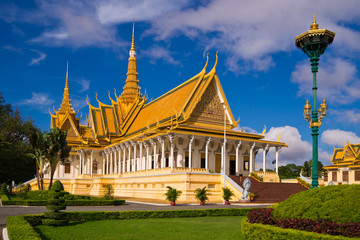 The Royal Palace in Phnom Penh - obrazy, fototapety, plakaty