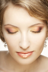 Naklejka premium Beautiful woman with perfect makeup.