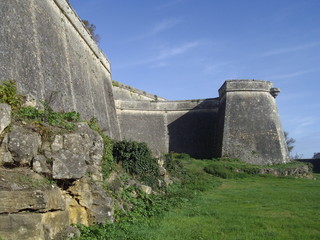 Bastion et rochers