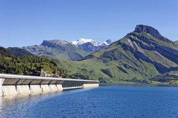 Obraz na płótnie Canvas le barrage de Roselend