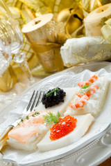 mix canape on christmas table-tartine miste tavola natalizia