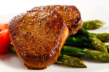 Grilled steaks and asparagus