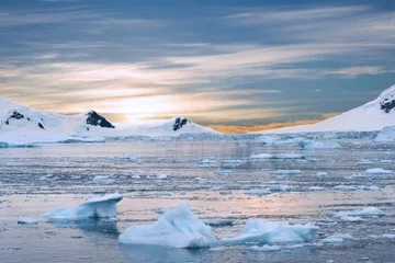 Foto auf Glas Mitternachtssonne im Eis - Midnight sun in the ice © MyWorld