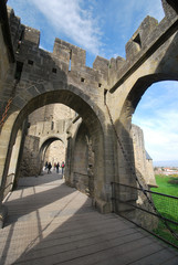 En entrant dans Carcassonne