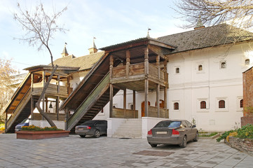A temple complex is in Zaryadye