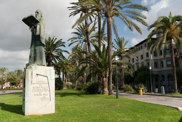 Estatua Ramon Llull - obrazy, fototapety, plakaty