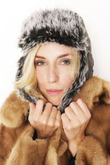 Frau im Winter