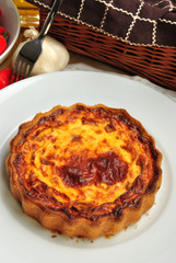Quiche mit Käse und Schinken