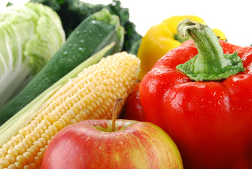 Composition with raw vegetables