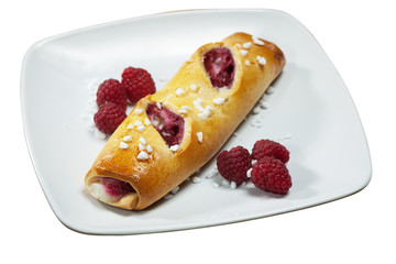 danish pastry filled with raspberries