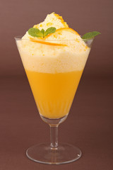 coupe de mousse aux fruits