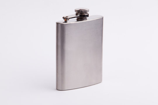 flachmann. flasche zum mitnehmen . alkohol