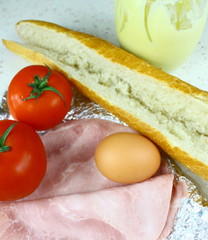 Préparation sandwich,oeuf tomate,jambon
