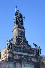 Fototapeta na wymiar pomnik niemiecki zmarłych