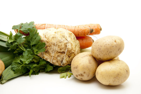 Suppengemüse und Kartoffeln