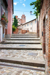 Fototapeta na wymiar Uliczka w St Arcangelo, Marche, Włochy