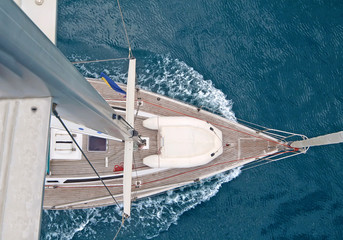 Top view of sailing boat - 27925867