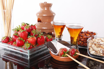 Almond liquor and strawberry chocolate fondue