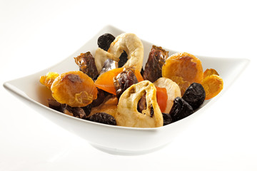 Frutas secas en platón