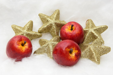 Äpfel, Sterne, Geschenke, Zimtstangen - so schön ist Weihnachten