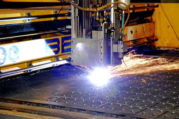 tecnologia industriale taglio metallo con laser