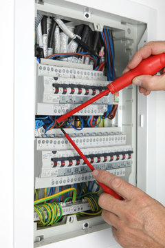R&eacute;parer system &eacute;lectrique