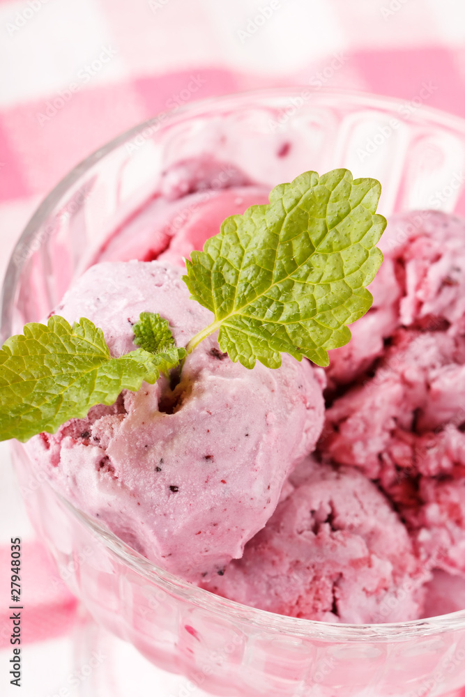 Poster berry ice cream