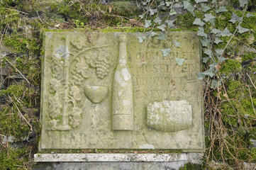 Tafel an einem Weinberg bei Traben-Trarbach