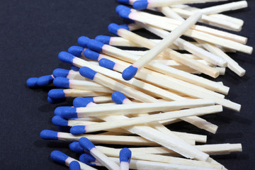 Zündholzer angebrannt und ausgeblassen