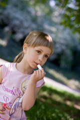 Fototapeta premium picnic girl