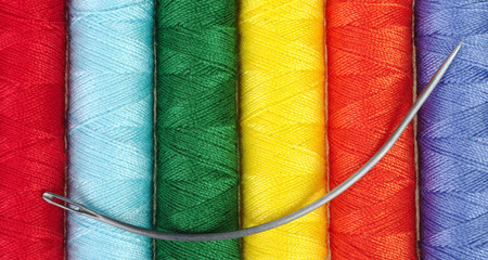 Sewing thread with circular mattress needle