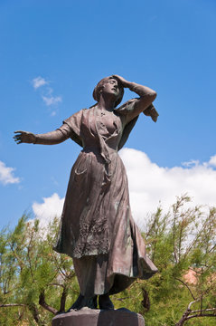Statue Zigeunerin