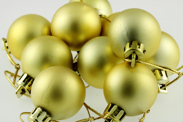 boules dorées décoration sapin de Noël